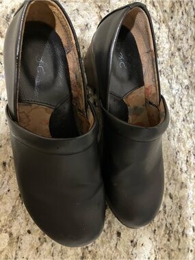 boc Black Leather Slip-On Mules